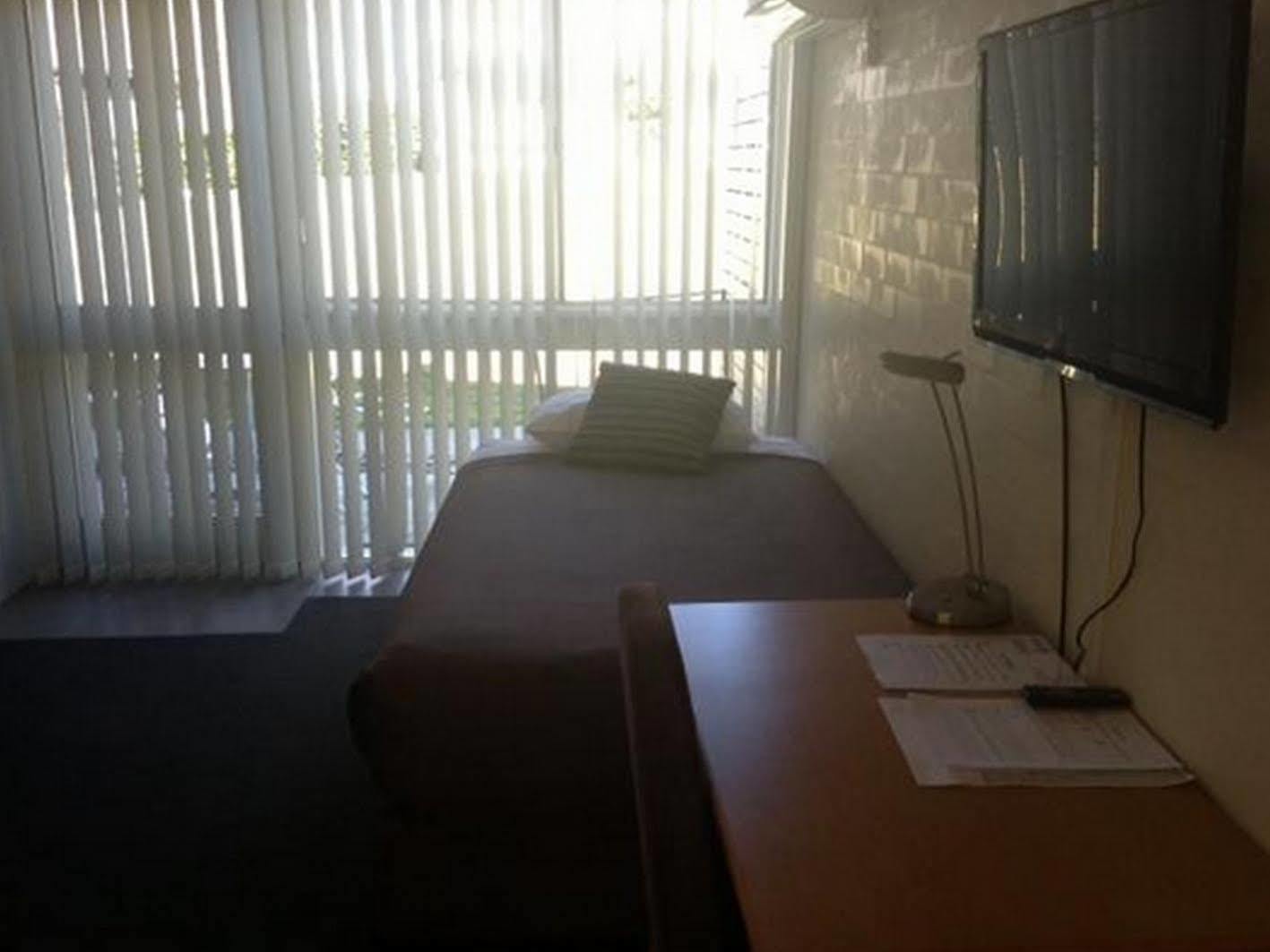 Bathurst Studio Apartments Bagian luar foto